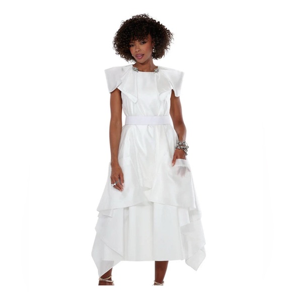 Love the Queen Dress Size Small - Picture 1 of 2